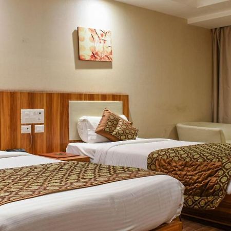 Hotel Le Roi Raipur Extérieur photo
