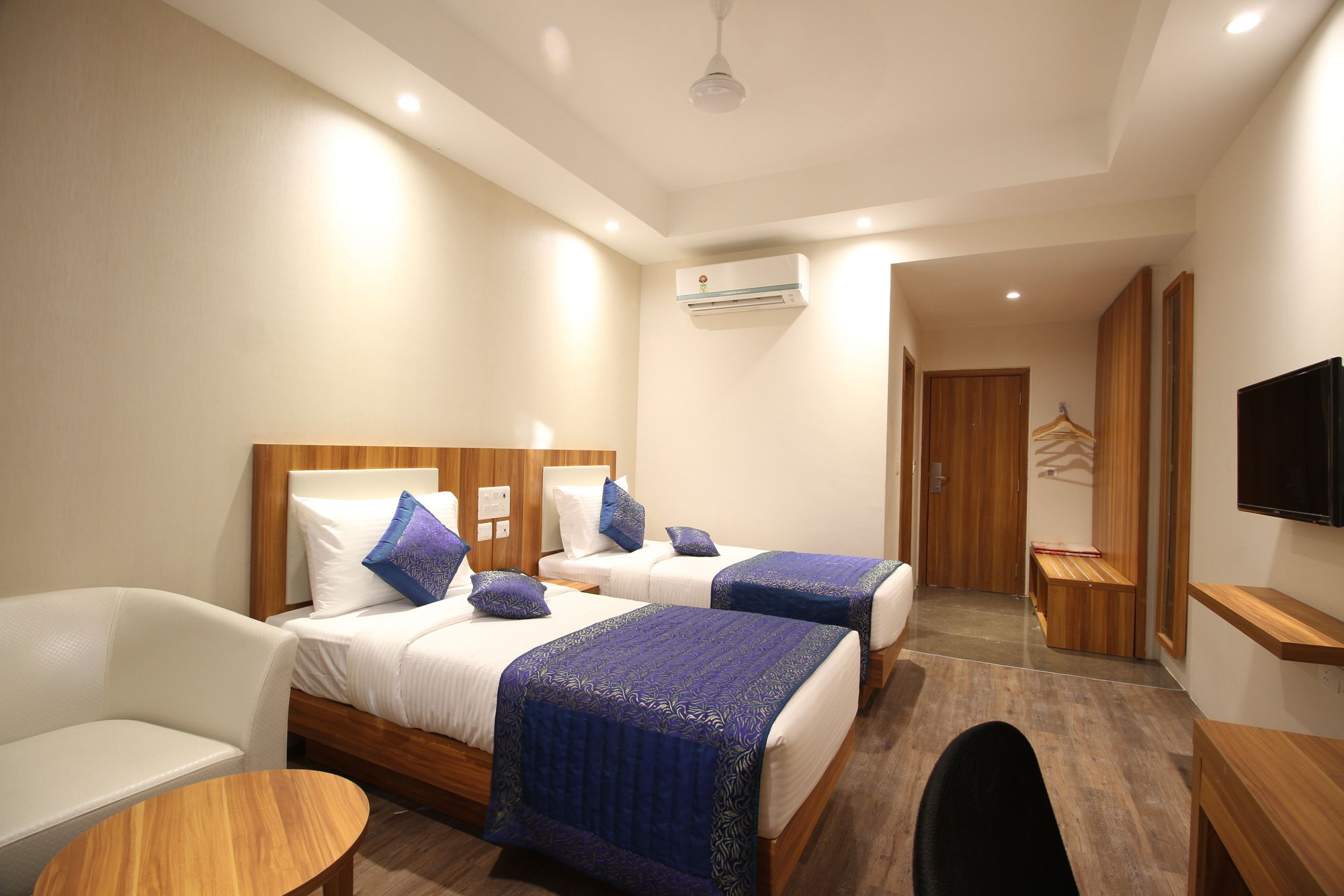 Hotel Le Roi Raipur Extérieur photo