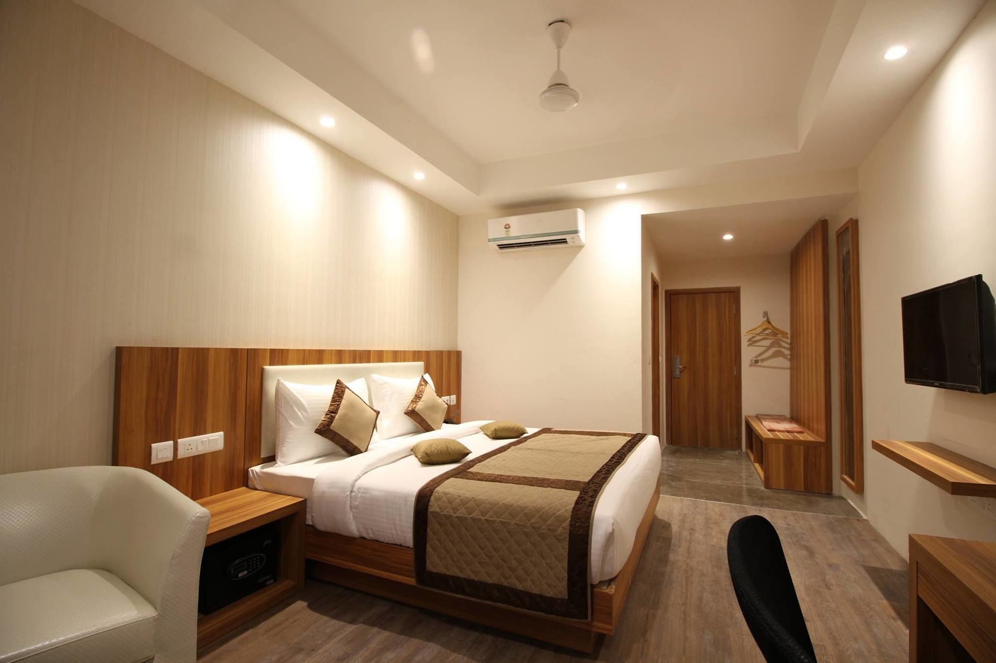 Hotel Le Roi Raipur Extérieur photo